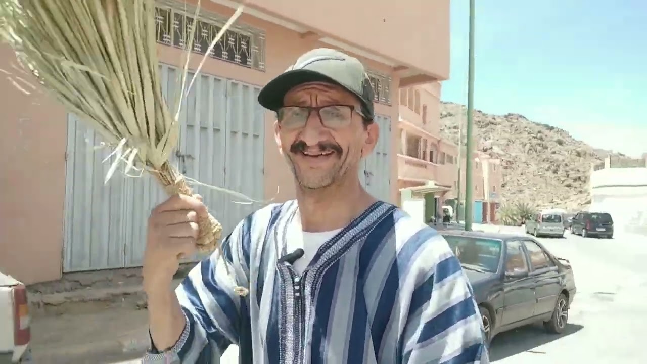 جولة داخل الجامع إداوسملال وزيارة لدريح للا تعزة السملالية والمدرسة العتيقة بمنظقة إدوسملال 🇲🇦🇲🇦🇲🇦