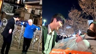 Sunday. Hyojin. Hilarious Impromptu Interactive. Hongdae Busking.