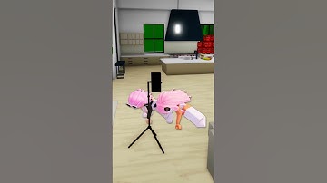 Thumbnail of doing the rock that body trend with my mom🤩👯‍♀️#robloxshorts #roblox
