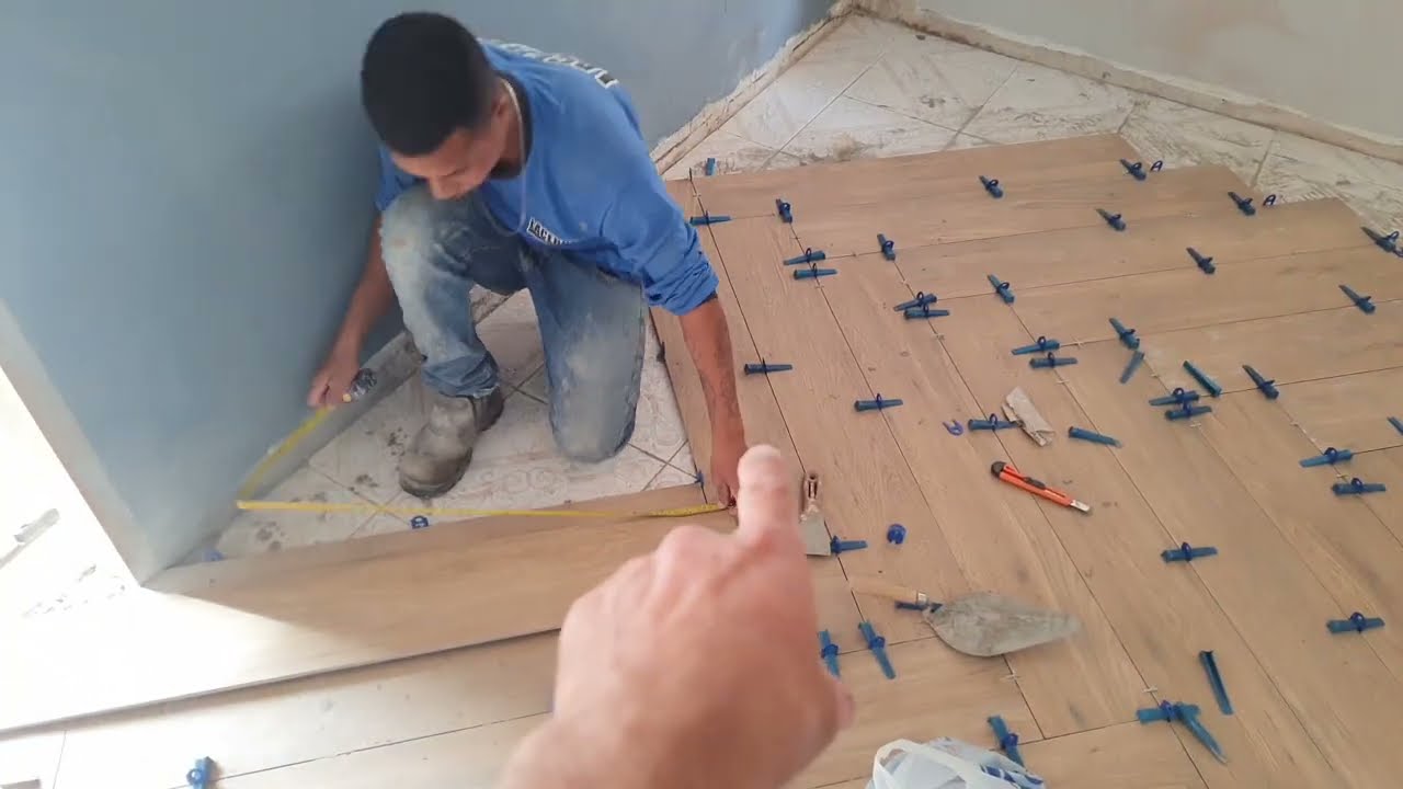 CORTE EM PISO ESCAMA DE PEIXE.