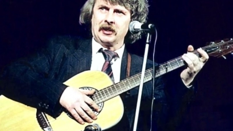 Тризубий Стас  —  Їсти Дай ("The Beatles" Cover)