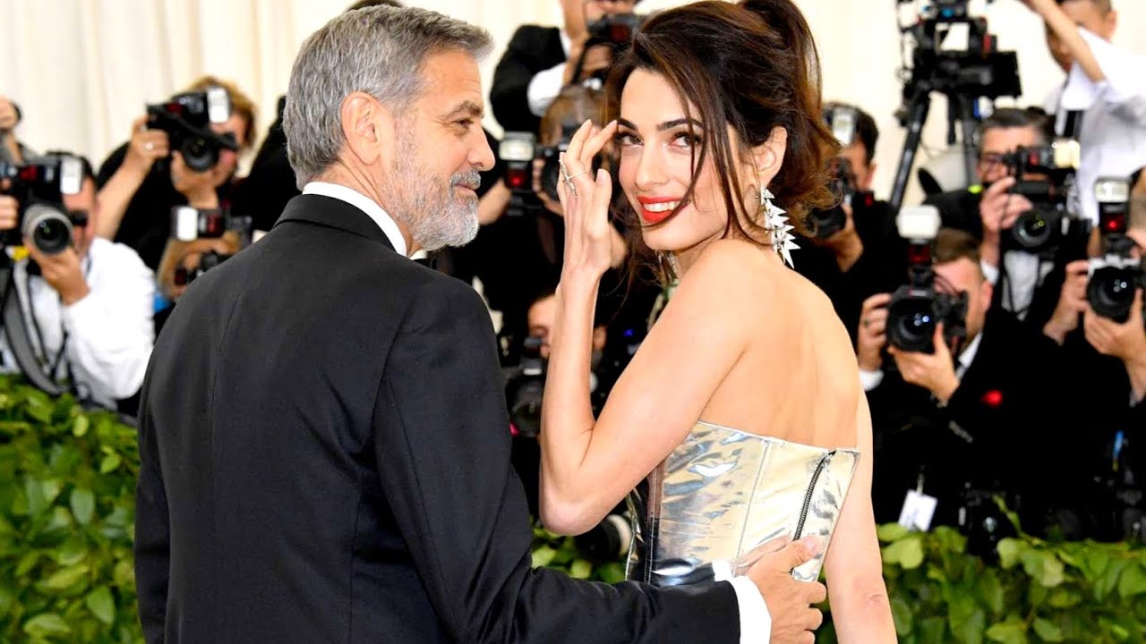 Первое публичное появление Амаль Клуни после Рождества. Развод породил множество слухов в Голливуде.