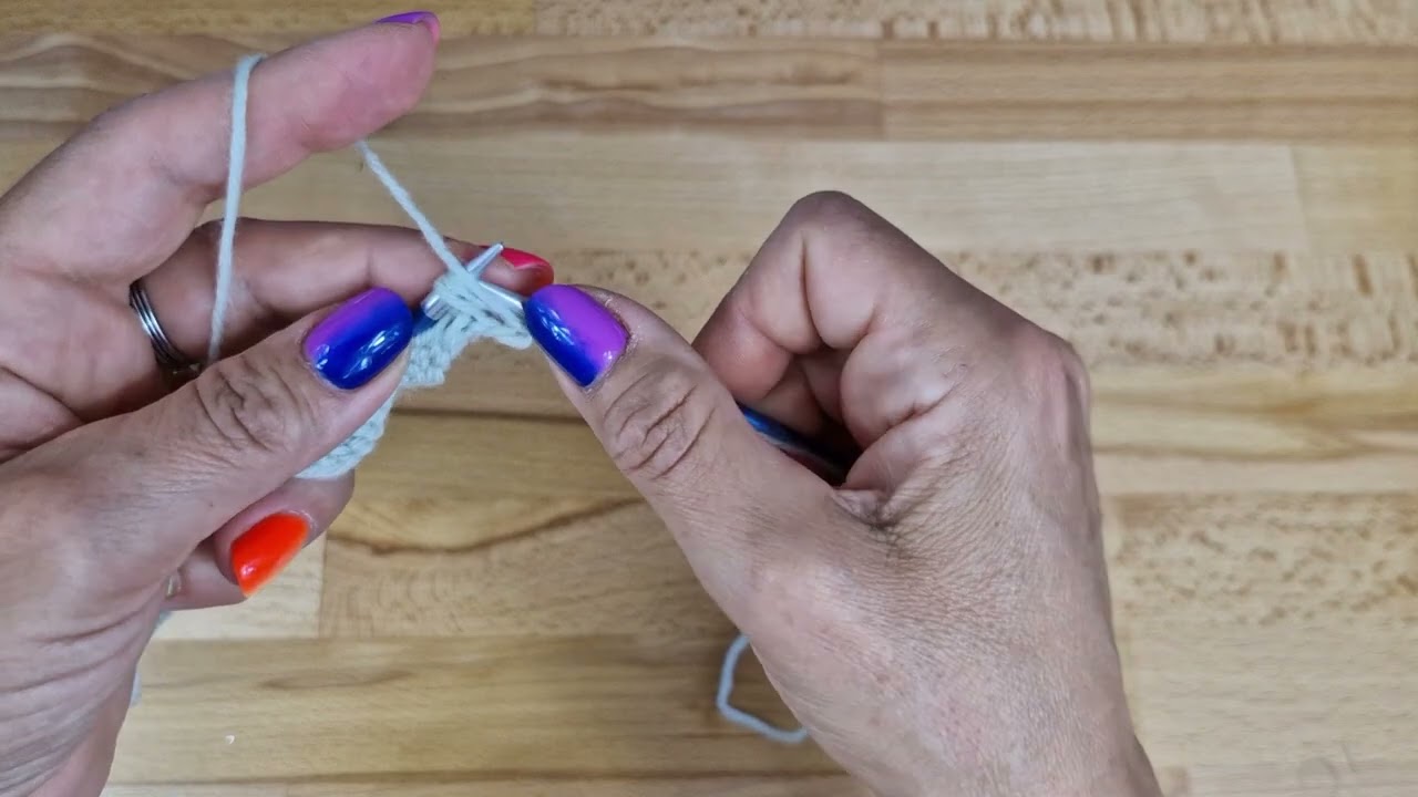 Jak przerabiać oczka aby brzeg robótki nie podwijał się