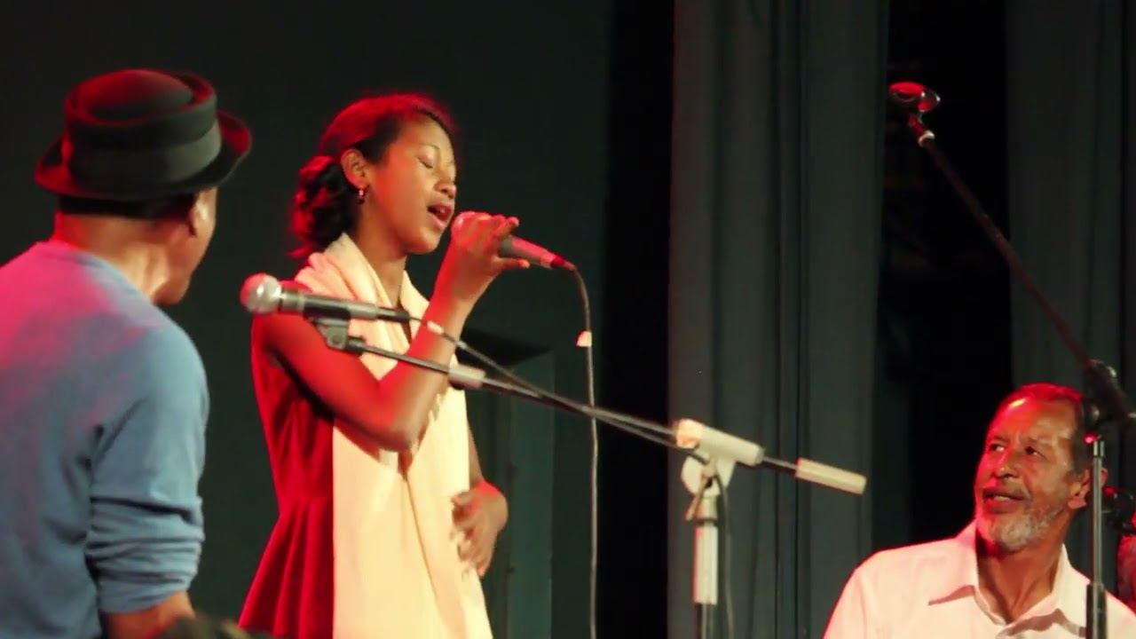 MBOLA MANINA VE -    VOARA SY FEO GASY (Erick Manana)