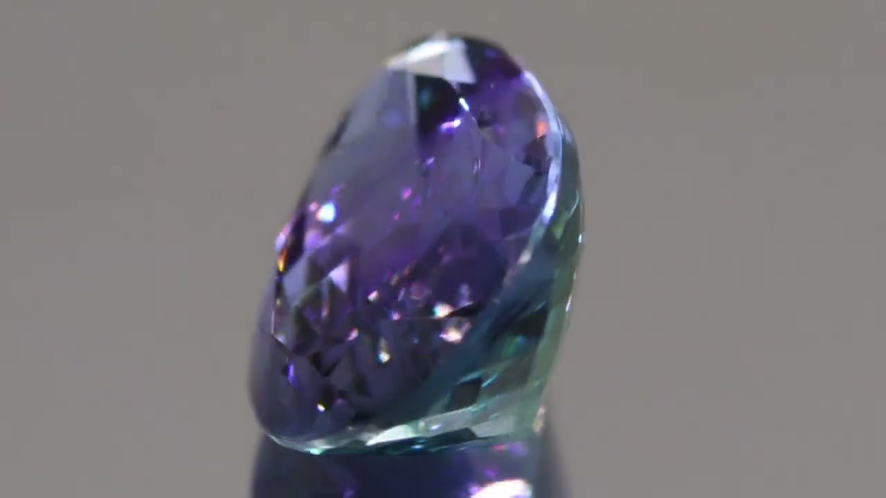 天然ゾイサイト 3.58ct 【非加熱】 マルチカラー