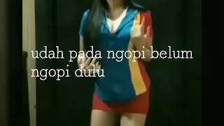 Joget asik ala karyawan indomaret