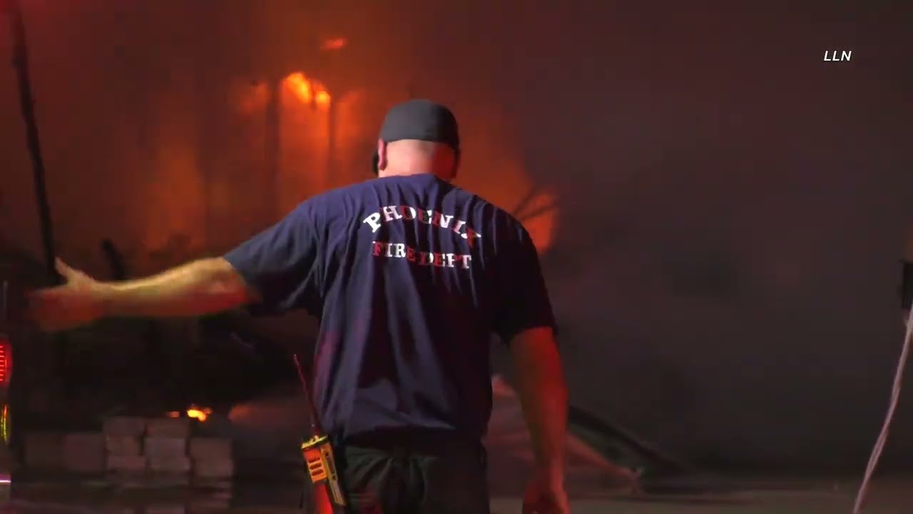 Firefighters Battle Massive Flames At Structure Fire | PHOENIX, AZ   7.14.122