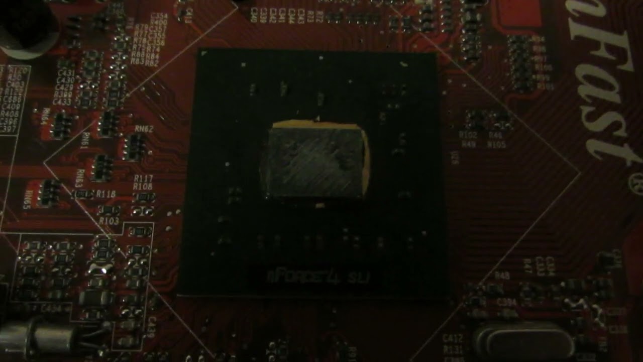 nForce4 SLI chipset DreamPC2006 under tiny white ventilator and heatsink