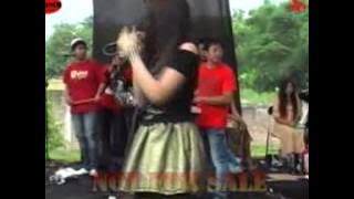 OM. SERA - ALL ABOUT THAT BASS (MEGHAN TRAYNOR) - VIA VALLEN