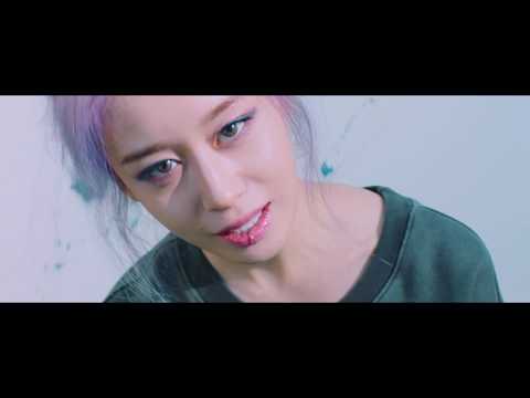 지연(JIYEON)- Take A Hike M/V