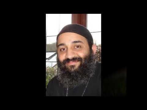 بتجرح وتعصب ابونا موسى رشدى