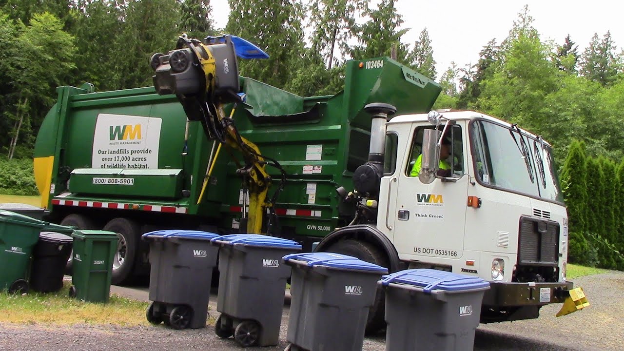 Autocar ACX McNeilus Autoreach