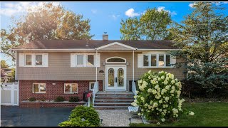 Elegant Residence in Plainview: Bright, Spacious, and Close to all!
