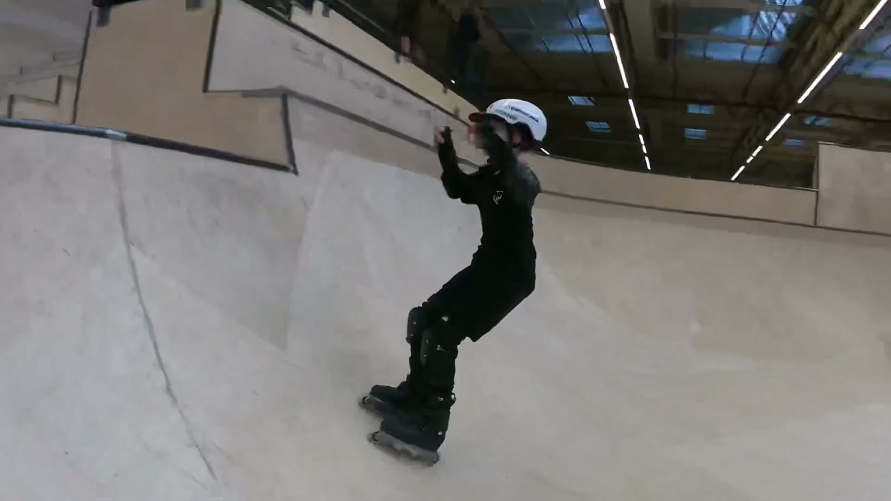 (2021/11) Jakob Esselman, 9 Years, Skatepark Area51 Eindhoven 🇳🇱