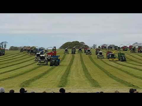 100 acres 10 minutes Self-Propelled silage harvesters Kiltale Co Meath 6/05/2017 world record