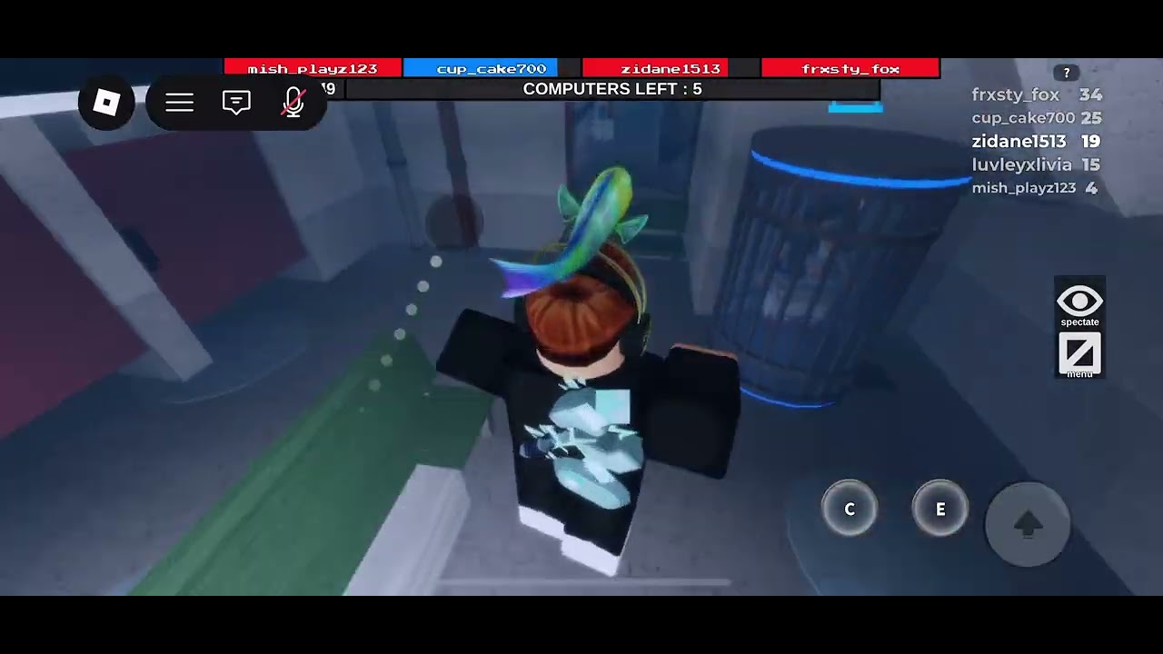 TROLLING  players in FLEE THE FACILITY! (Roblox)