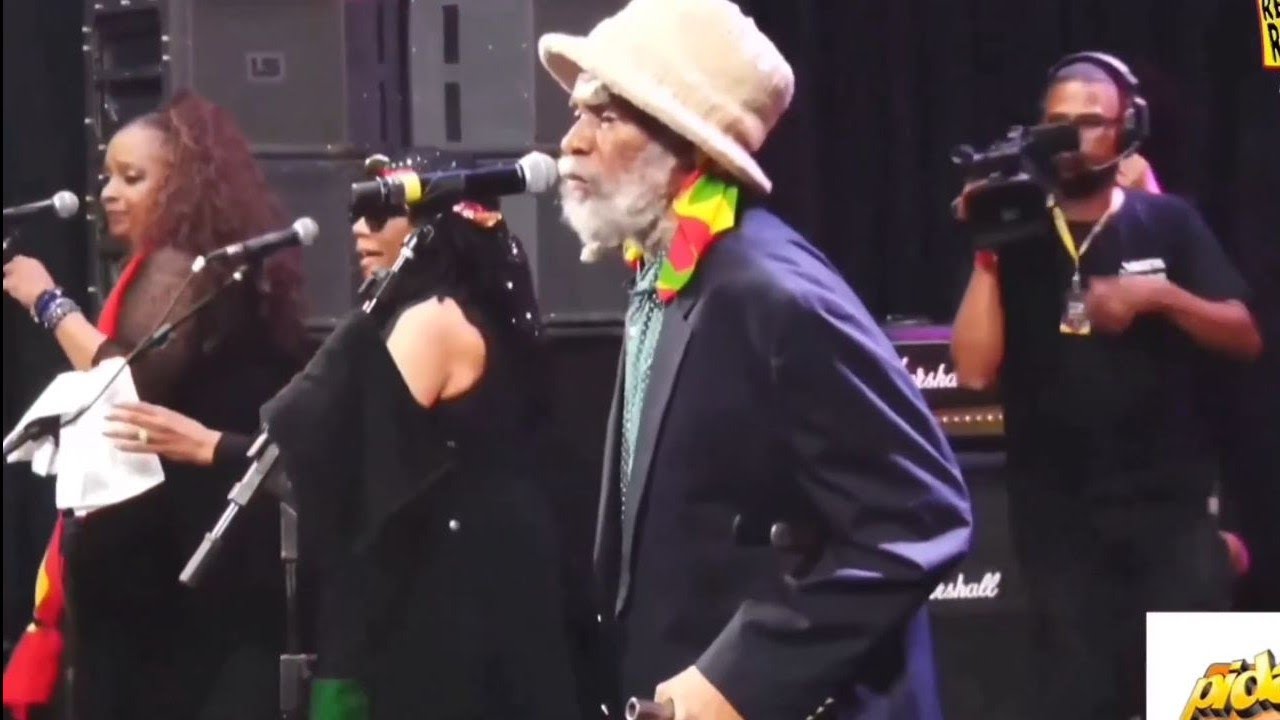 Israel Vibration - There Is No End (Live at República do Reggae ...