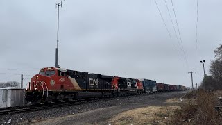🎉CN 3899 leads CN M399 through flint, Mi 🎉CN 3899 leads CN M399 through flint, Mi