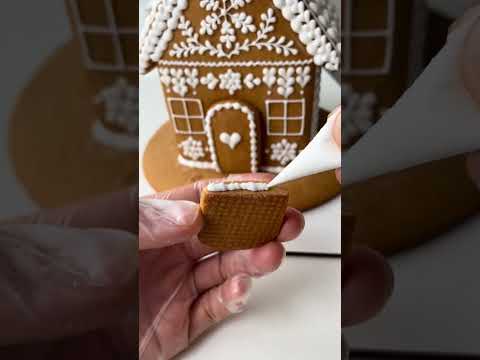 Christmas Gingerbread House Timelapse 🎄 Christmas Baking 🎅🏻 Christmas Decorations #Christmas