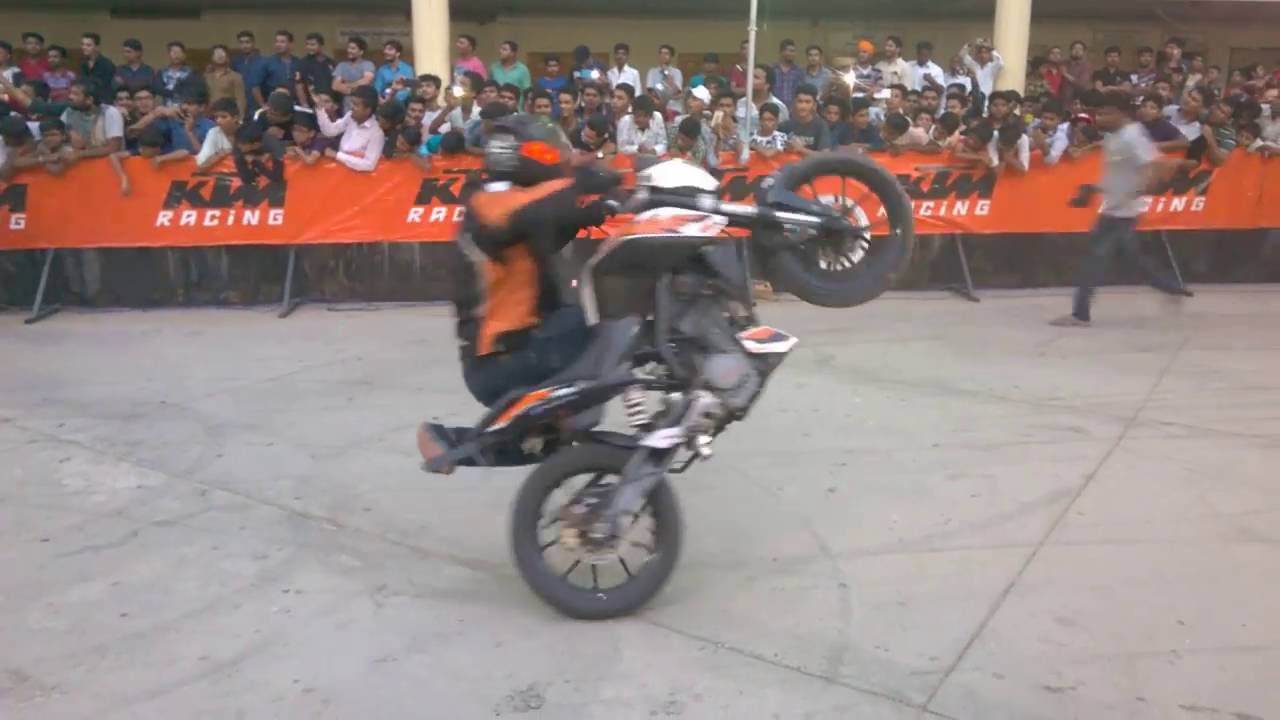 KTM Stunt In Mehsana City - YouTube Gujarat Tourist Guide