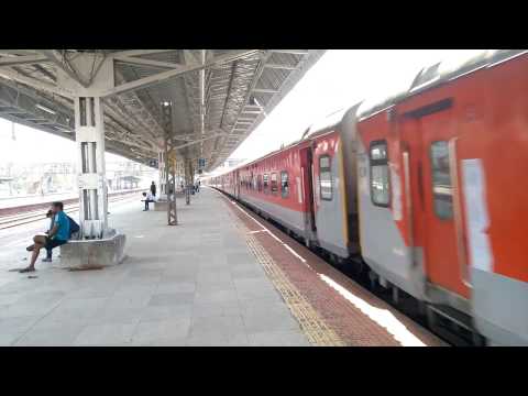 22109 Mumbai LTT - Hazrat Nizamuddin AC SF Express Skipping Diva Junction