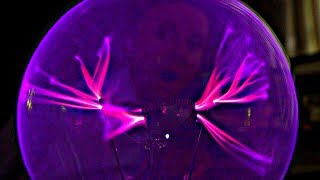 A PLASMA GLOBE made from a LIGHT BULB + 4 fascinating tricks in the end!