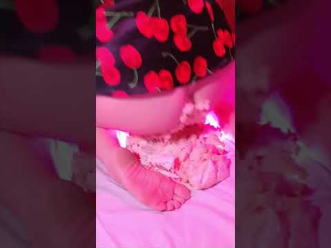 Cake sitting videos Cake sitting videos