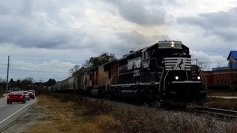 NS P75 in West Columbia w/ SD40-2 leading & UP SD70M trailing