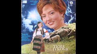Vignette de la vidéo "Vera Ivkovic - Vino piju nane - (Audio 1975) HD"