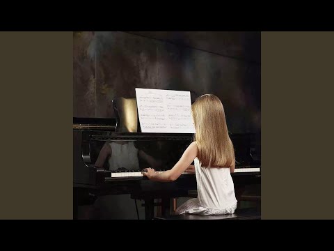Watch 小波比 (汤普森现代钢琴教程) on YouTube