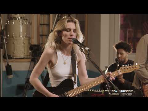 Wolf Alice: Smile – Live (The Pool Sessions)