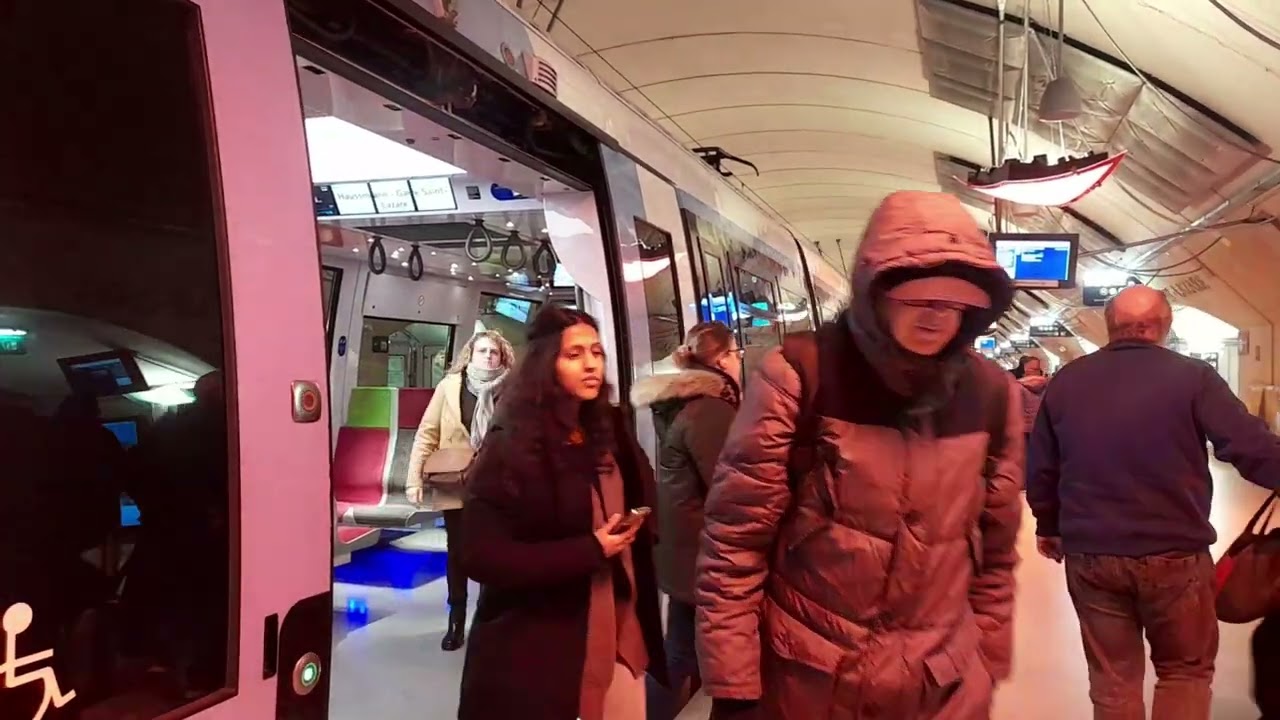 RER E à Haussmann Saint Lazare - MI2N, Z 50000 et RER NG (heure creuse).