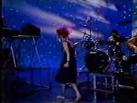 cyndi-lauper-all-through-the-night-(tonight-show-1984)