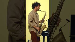 FKJ juggling keys, guitar & sax like it’s nothing… what’s your favourite layer? #fkj #guitar #sax