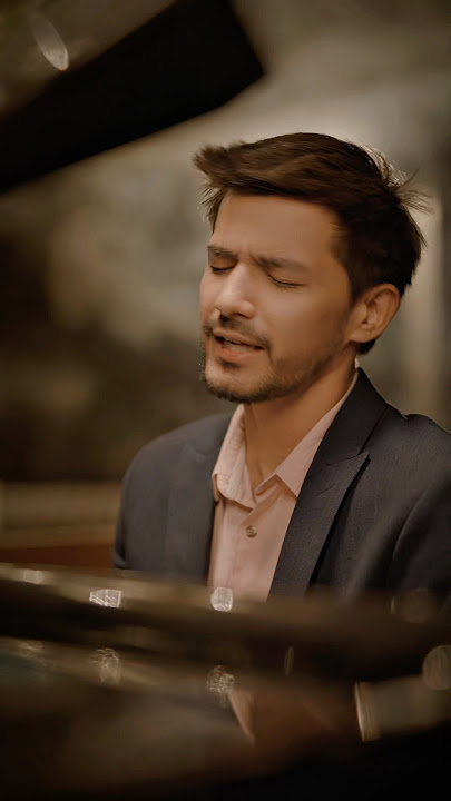 Hech kimga sezdirmay taytlarimni kiyib keldim.