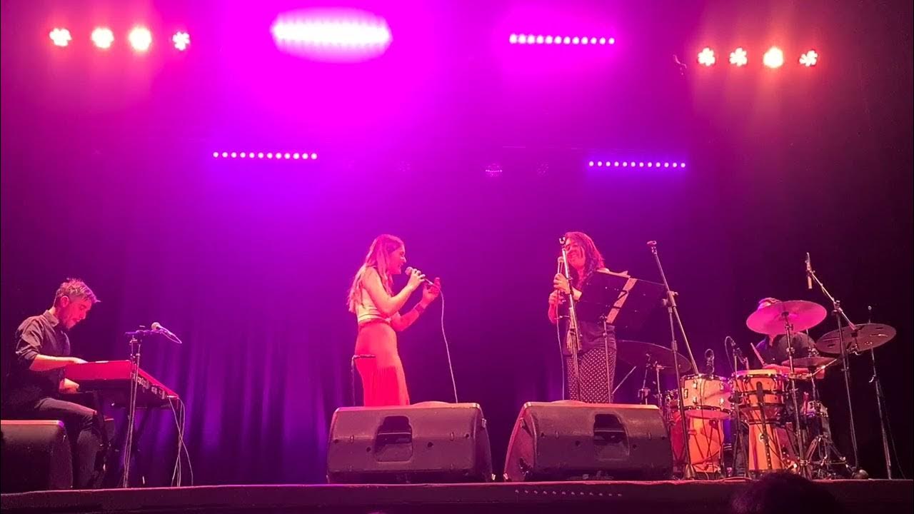 Maggie Cullen - La Jardinera Maggie Cullen - La Jardinera