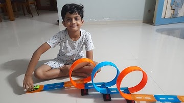 Thrilling Triple Loop Track Action! 🚗🔥 | Hot Wheels Fun