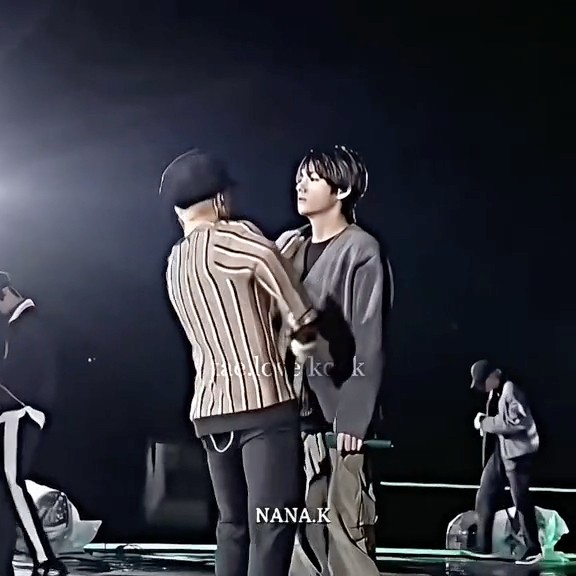 Jungkook sees everything #bts #vkookcute #taekooklover