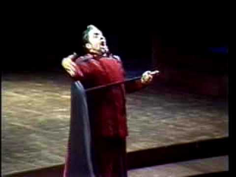 Roberto Coviello - Baritono: Faust di C. Gounod. T...