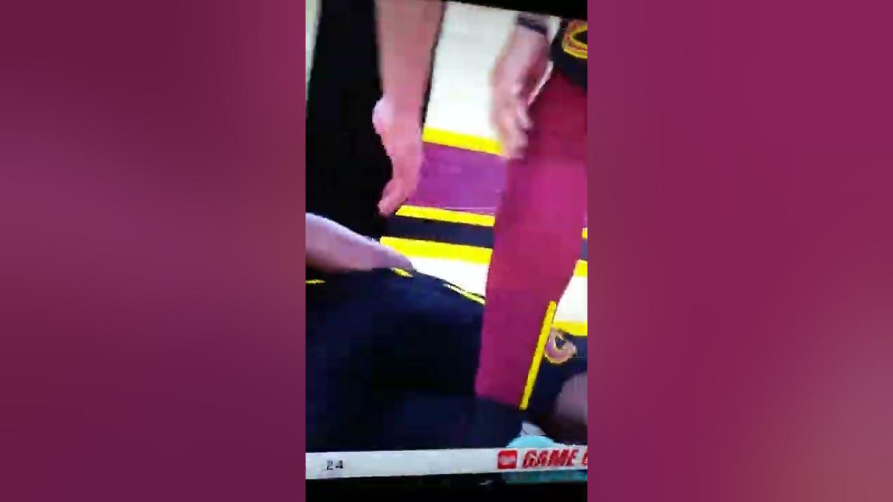 Jarret Allen SUS clapping Darius Garland cheeks 👀 shorts YouTube