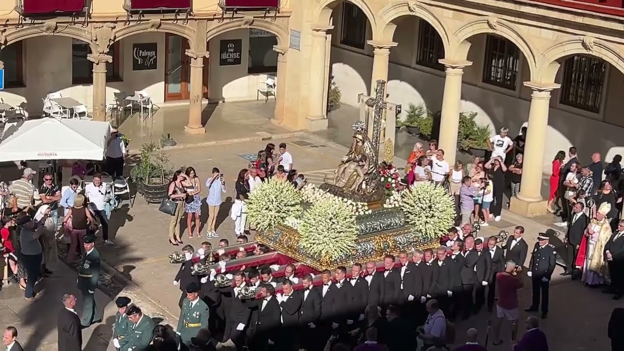 ✔️ Llegada de la VIRGEN de las ANGUSTIAS de Guadix al Ayuntamiento accitano