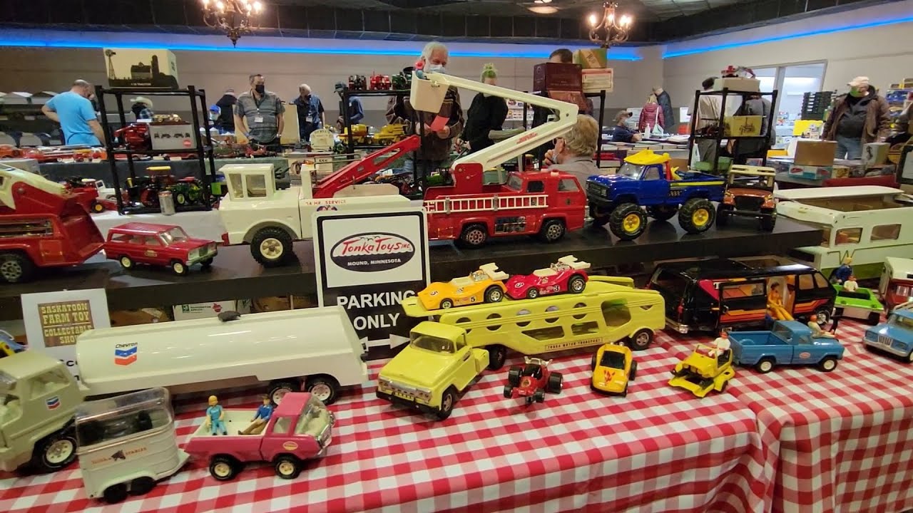 Saskatoon Farm Toy and Collectible Show YouTube