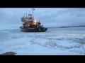 Как налаживают (намораживают) ледовую переправу после парохода