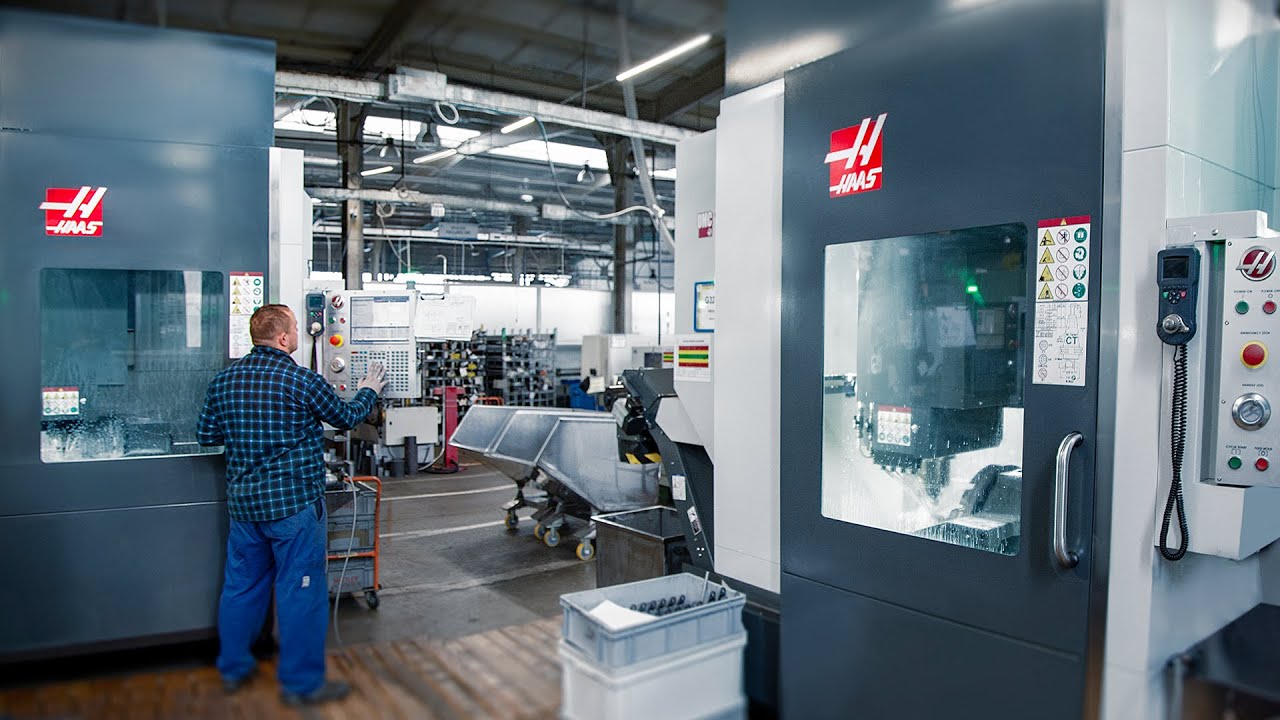 Precyzyjna obróbka skrawaniem - 5 osiowe frezarki Hass w firmie Roztocze RST