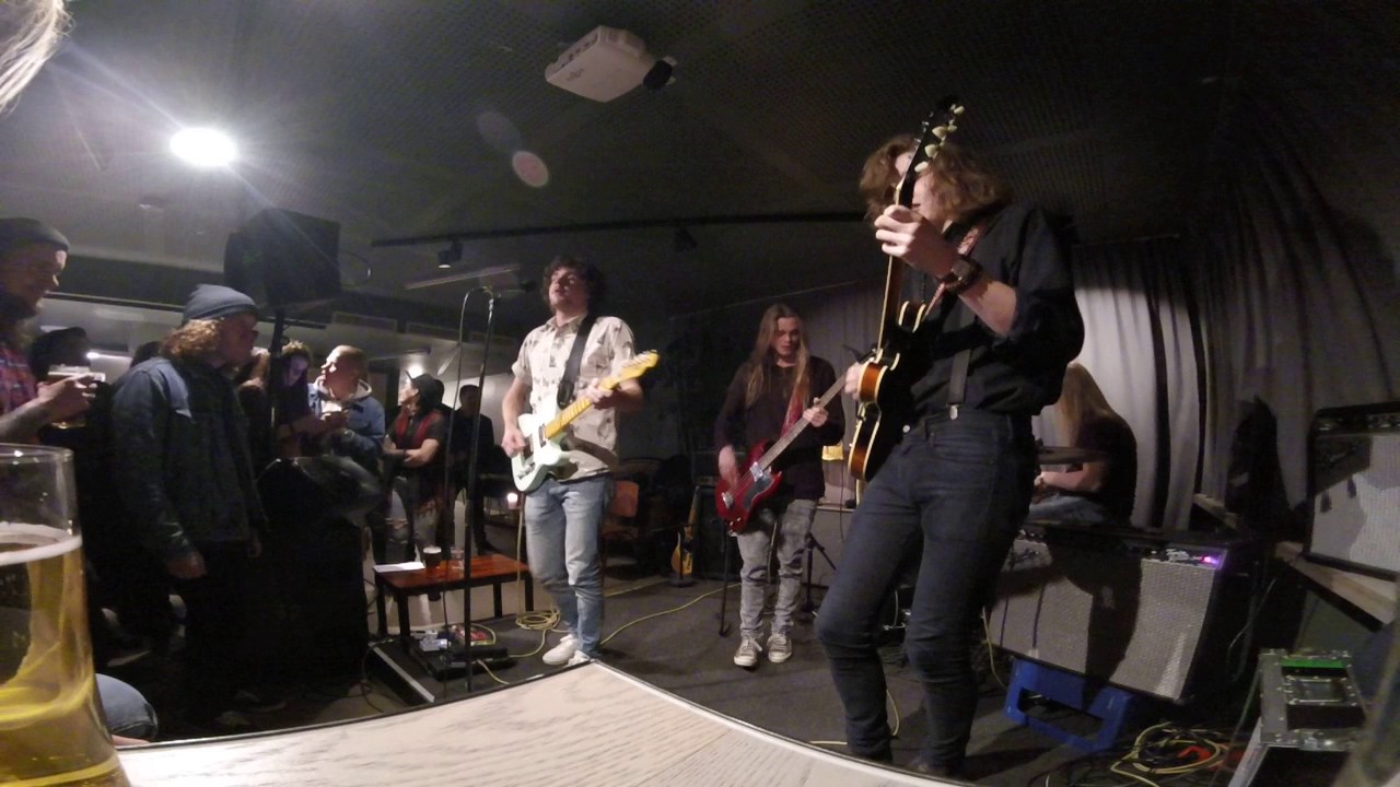 Heavy Heads Reunion @mellombels låt1