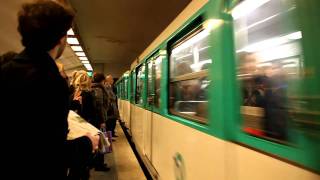 RATP Metro Paris MP73 de ligne 6 a Charles de Gaulle - Etoile