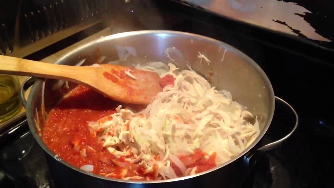 Tostadas de tinga de pollo deliciosa receta - YouTube