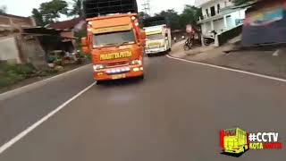 Story'wa goyang dumang versi truck mbois Indonesia