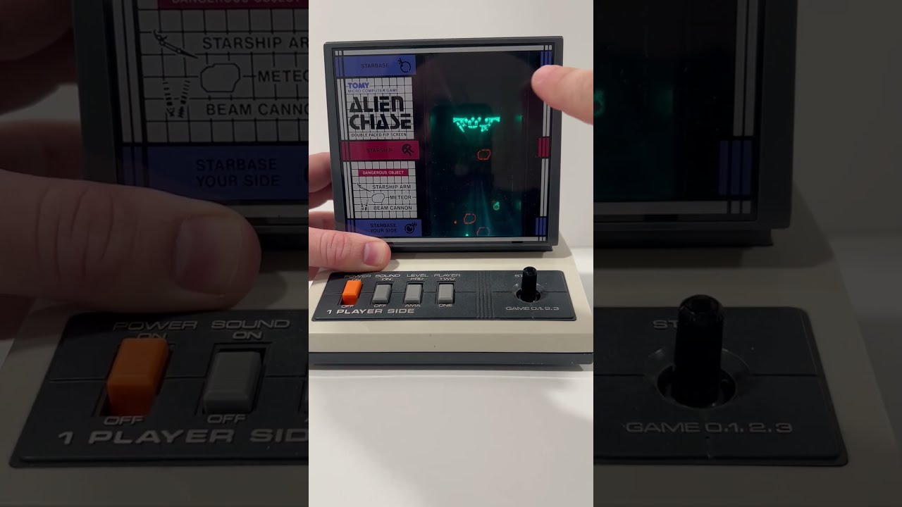 Alien Chase [Handhled Longplay] (1984) Tomy - YouTube