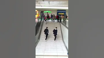 على كيفو يعمل اللي على كيفو محمد حماقي من أغنية لا ملامة 